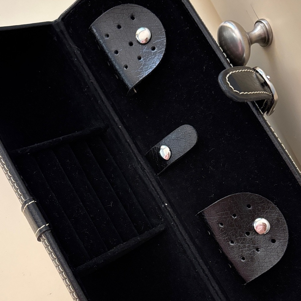 Jeun Bang Vintage Leather Travel Cylinder Jewelry Case. - Picture 7 of 14